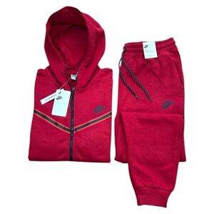 Red Nike Tech - Unisex